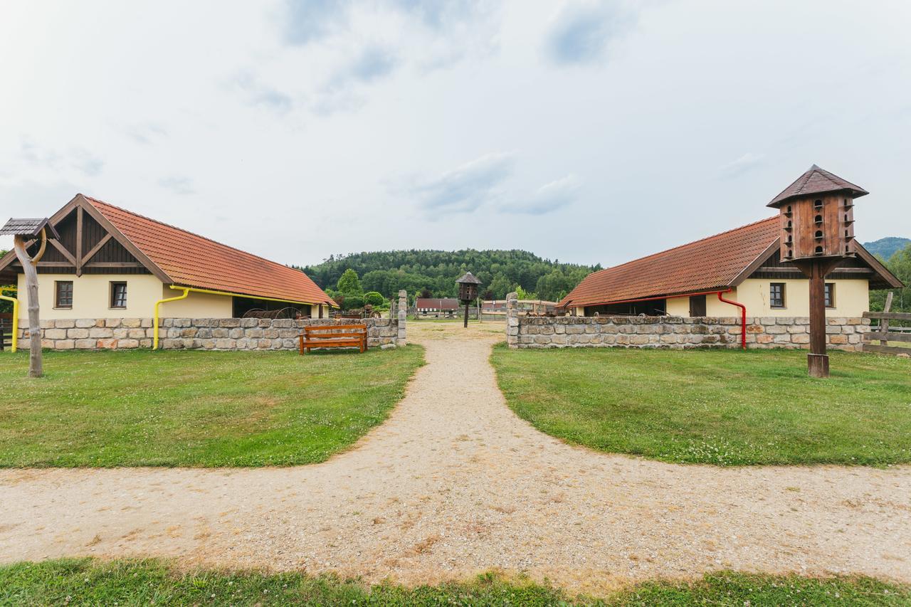 Resort Malevil Jablonné v Podještědí Buitenkant foto
